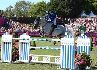 Christian Ahlmann gana en el Grand Prix de la Ville de Dinard.