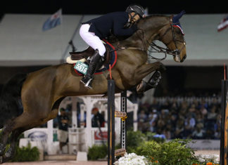 Enrique González los mató en el $86,000 Marshall & Sterling Insurance Grand Prix.