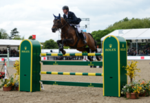 Ben Maher se lleva el CSI 5* Bahrain Pearl Stakes.