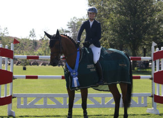 Abigail McArdley en el tope del $35,000 1.45m Tryon Challenge CSI 3*.