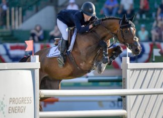 Karen Polle con la victoria en el $216,400 Progress Energy Cup.