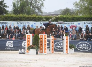 Julien Anquetin brilla en el Prix Hôtel Barrière Le Normandy.