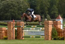 Nicole Shahinian-Simpson voló en el $50,000 AIG Grand Prix.