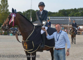 Stefanie van den Brink domina el desempate del Transport van de Poel.