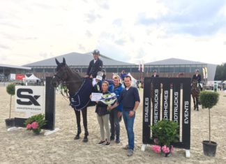 Toshiki Masui con la victoria en el Prijs Stephex Horsetrucks.