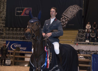 Leopold van Asten abrió el Longines FEI World Cup Jumping Oslo 2017.