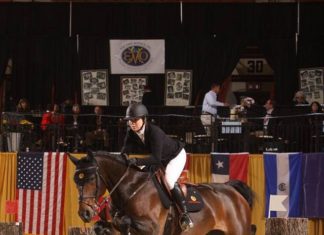 Nicole Walker comanda el $100,000 Prix de Penn National.