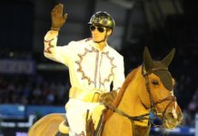 Alberto Zorzi con su pintoresco disfraz gana el Prize of Allianz.