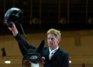 Marcus Ehning alzó el Trofeo Estrella Damm en Madrid.