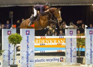 Jarno van Erp vence en el €27.000 Rabobank Grote Prijs can Gelderland.