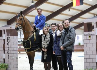 Bart Bles guía el desempate del Pakhotel Hosrt CSI2* en Kronenberg.