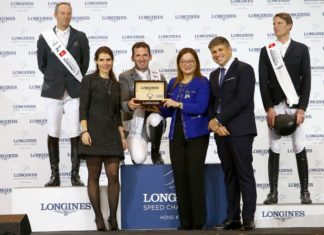 Philipp Weishaupt veloz en el $100,000 Longines Speed Challenge.
