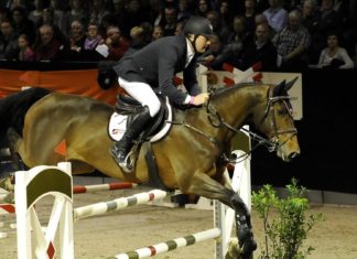 Robert Vos fácil en el Basisbank Big Tour CSI3*.