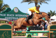 Yuri Mansur celebra con el $35,000 Rose Hill Farm 1.45m Classic su liderato.