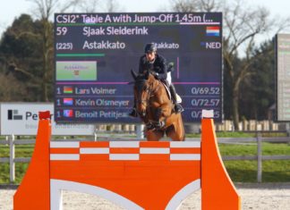 Sjaak Sleiderink el mejor del €24.700 Parkhotel Horst Prix CSI2* en Kronenberg.