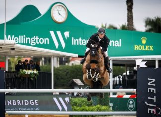 Simon McCarthy voló en el $32,000 FEI4* Dood Technologies 1.50m.